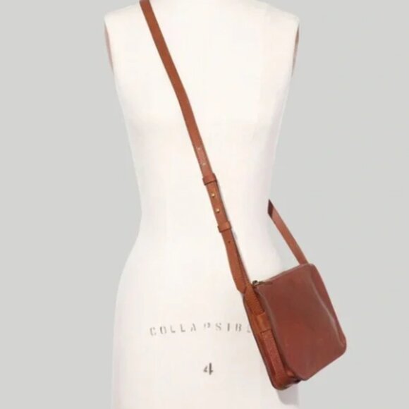 Madewell The Simple Crossbody Leather Bag - Picture 4 of 5